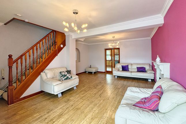 17 Robert Street, Neath photo 2