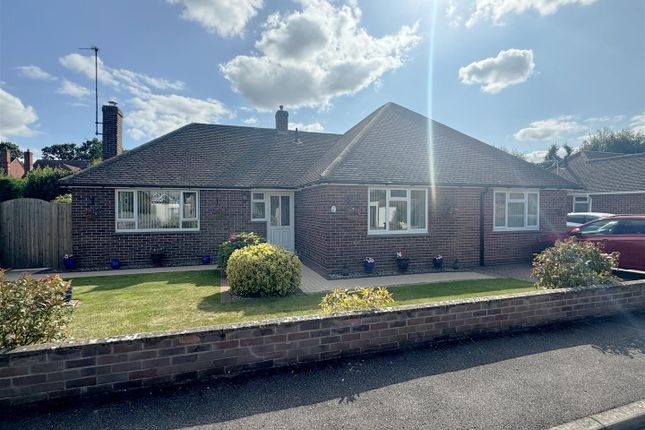 Thumbnail Bungalow for sale in Cary Close, Newbury