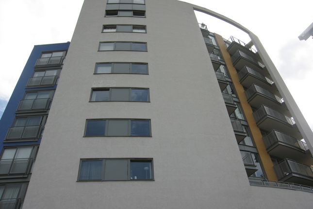 Thumbnail Flat to rent in Washington Building, Deals Gateway, London