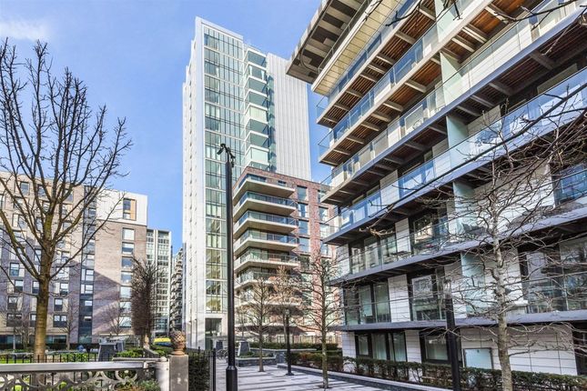 Thumbnail Flat to rent in Perilla House, Stable Walk, London