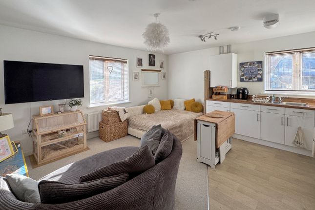 19 Cornfield Drive, Kent photo 2