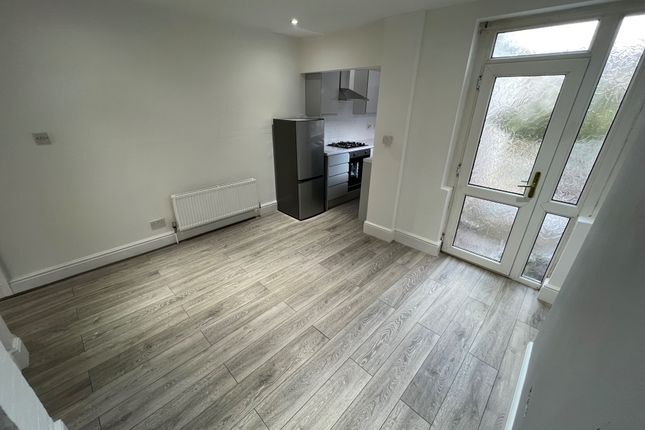 Thumbnail Property to rent in Astley Avenue, Coventry