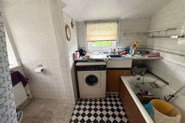 5, Ardwyn Road, Ammanford photo 4