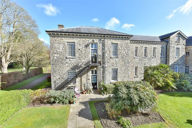 2-bed flat on Fennel Close, Maidstone, £190,000