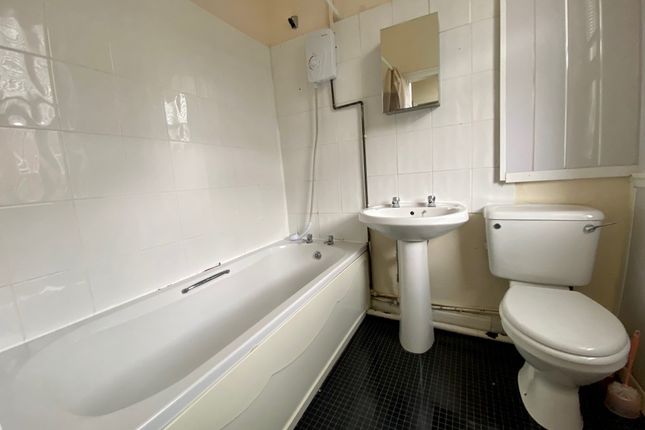 Royal Park Avenue, 20, Leeds photo 2