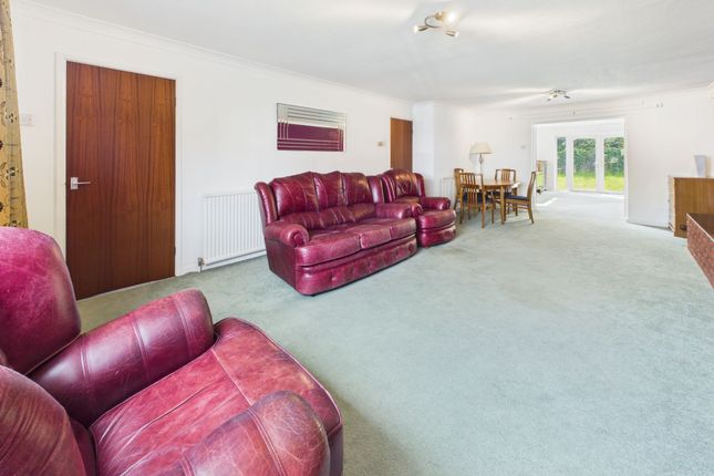 14 Lingards Drive, Manchester photo 2