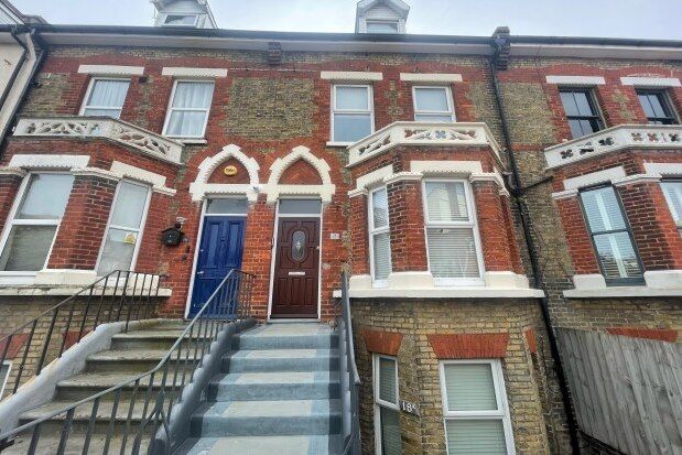 Flat to rent in Richmond Road, Ramsgate