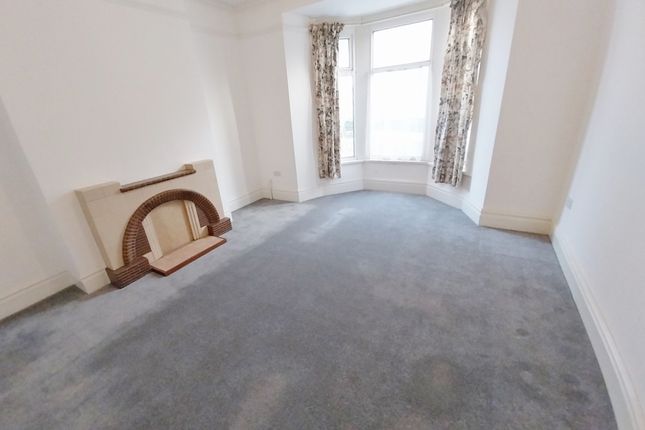 20, Victoria Avenue, Porthcawl photo 4