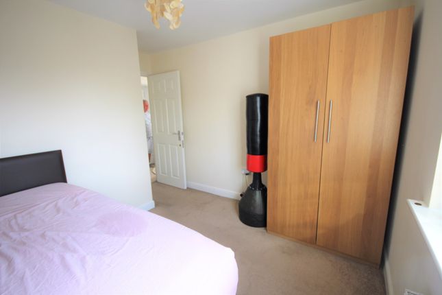 Room To Rent In Large Double Room House Share Stag Road