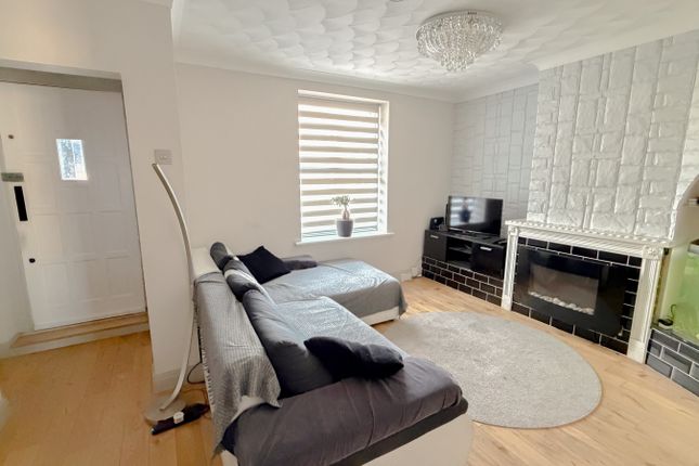 99, Shrewsbury Road, Carshalton photo 5