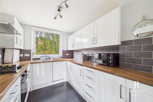 16 Dinorben, Wallington photo 3