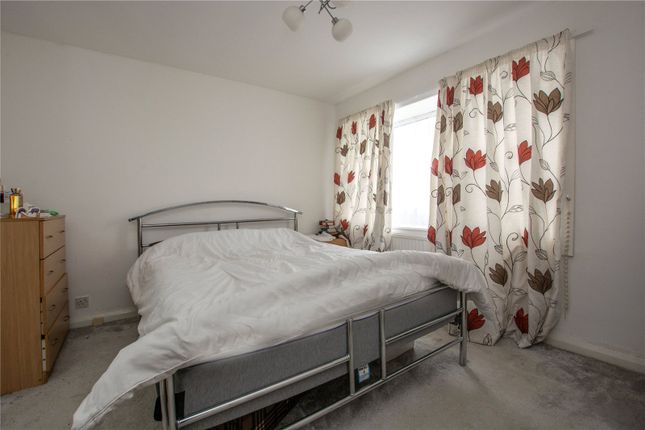 Flat 12,, The Moorlands, West Yorkshire photo 4