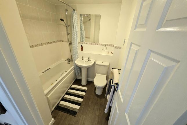 Town house for sale in Blueberry Way, Woodville, Swadlincote