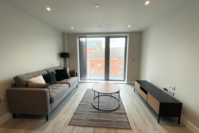 Apartment 64 Steel House, Petersfield Avenue, Slough photo 3
