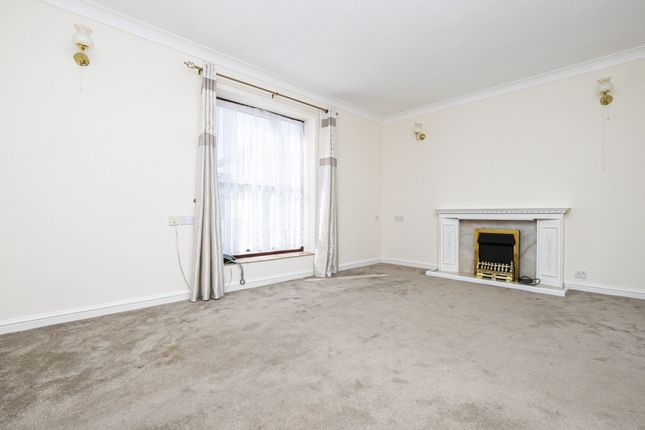 8 St James Gate 105, Palmerston Road, Buckhurst Hill photo 2