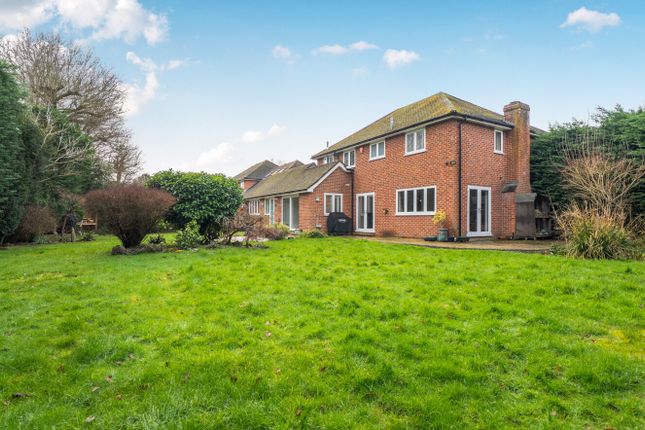 8, Chetwode Close, Berkshire photo 3