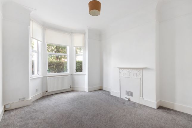 52, Bickersteth Road, London photo 4