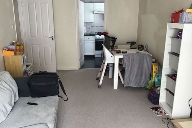 Flat 1, Laurence Court, Eastleigh photo 4