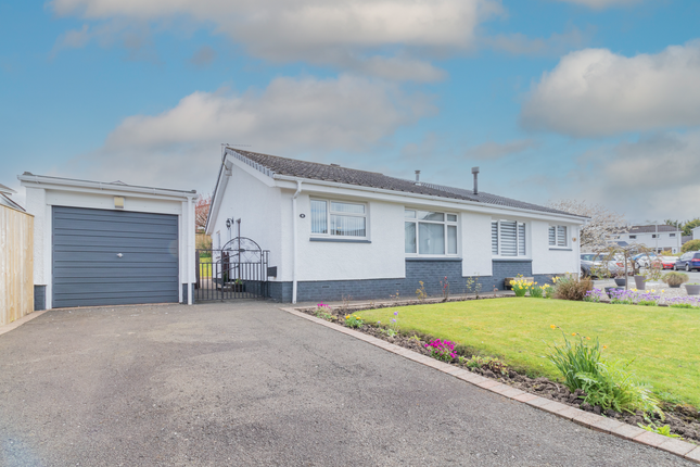 8, The Glebe, West Calder photo 2