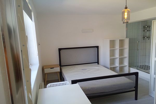Thumbnail Room to rent in Highcombe, Charlton