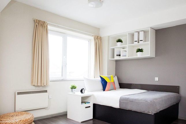 Room to rent in Royal Parade, Plymouth, Plymouth