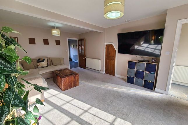 44, Testwood Crescent, Southampton photo 4