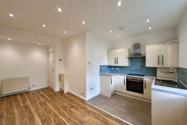 Flat 3, Manchester photo 2