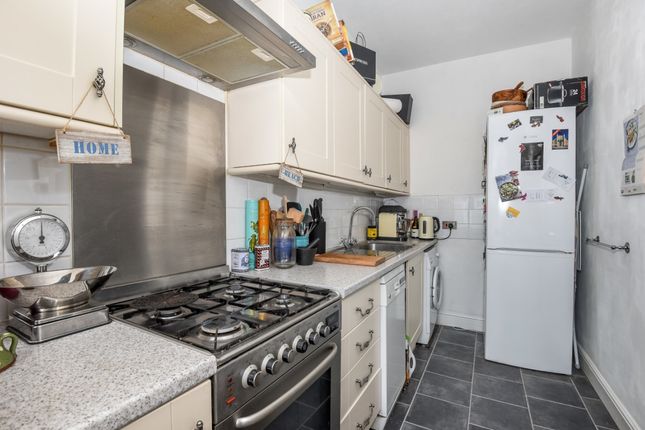 First Floor Flat, 44, Church Lane, London photo 4