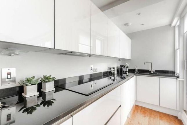 Flat for sale in Waltham Cross, Hertfordshire
