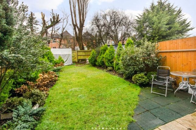 19A , Vaughan Road, West Harrow photo 2