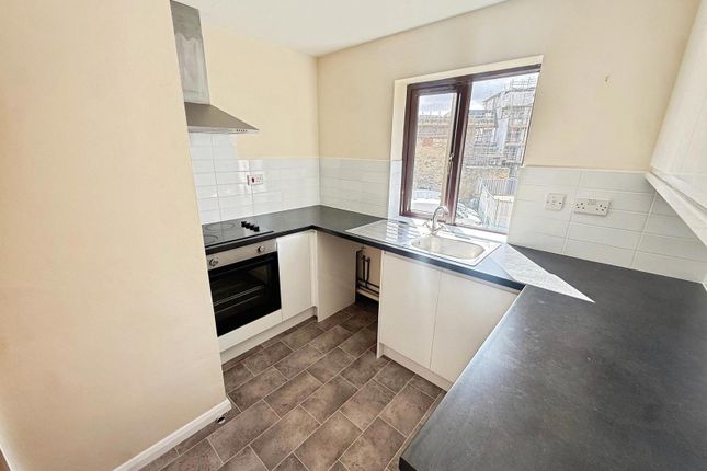 Flat 4,, Harcourt House, Bicester photo 3
