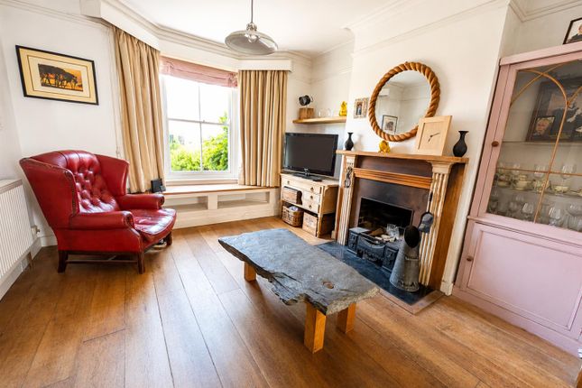 8, Harcourt Road, Uckfield photo 4