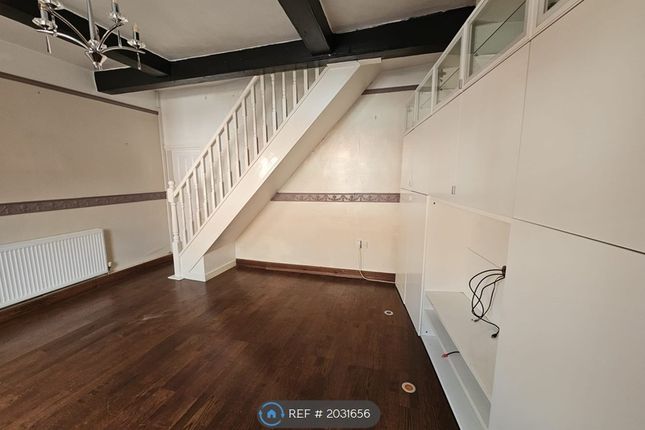 End terrace house to rent in John Street, Failsworth, Manchester