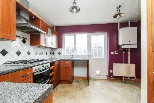 37 Greenview Close, Bedford photo 3