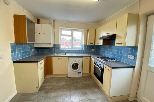 10, Squirrel Lane, High Wycombe photo 4