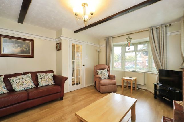 16, Campion Drive, Wolverhampton photo 3