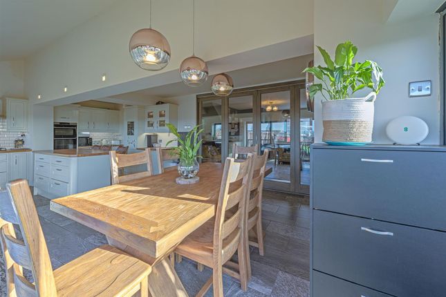 8, Oak Tree Gardens, Stourbridge photo 3