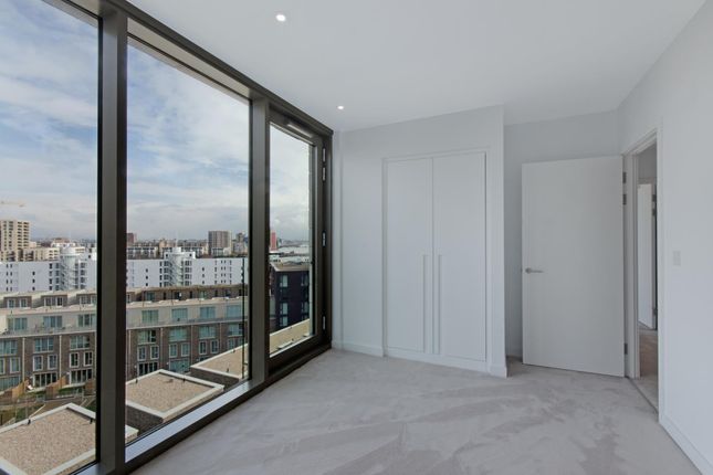 123 Commodore House 8, Admiralty Avenue, London photo 4