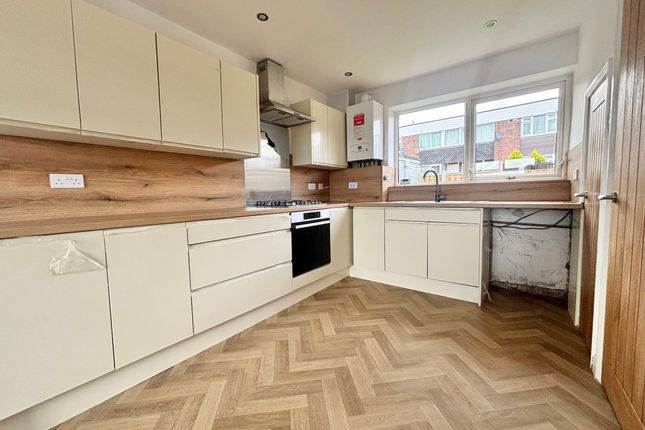 88, School Crescent, DEWSBURY photo 3