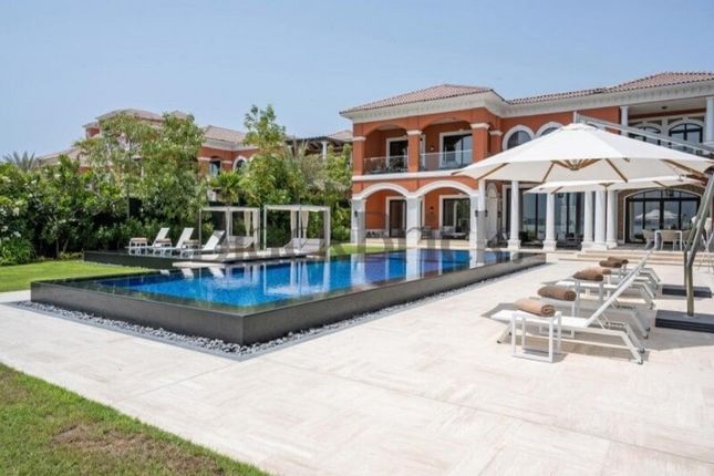 Thumbnail Villa for sale in Dubai Plot C02, West Crescent, Palm - The Palm Jumeirah - Jumeirah - Dubai - United Arab Emirates