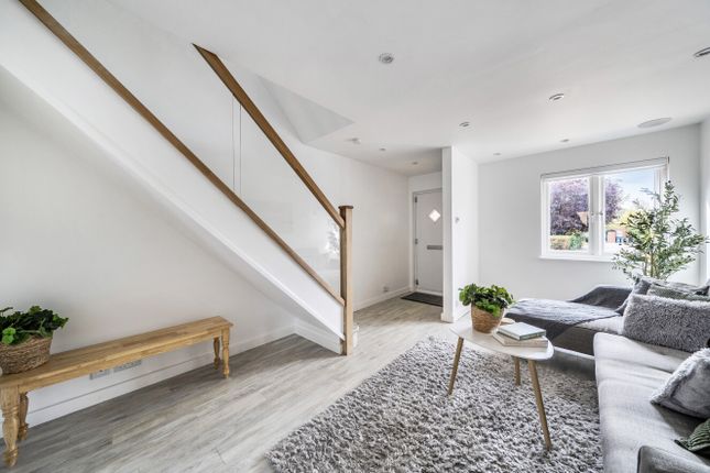 8, Portia Grove, Bracknell photo 2
