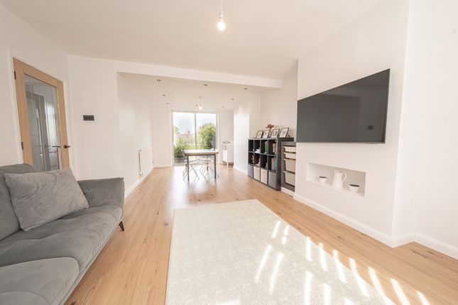 14 Ilmington Close, Leicester photo 4