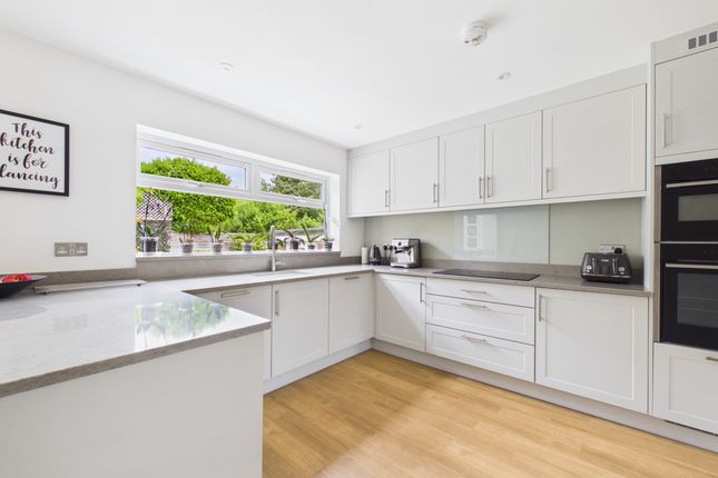 16 Highwoods Close, Marlow photo 4