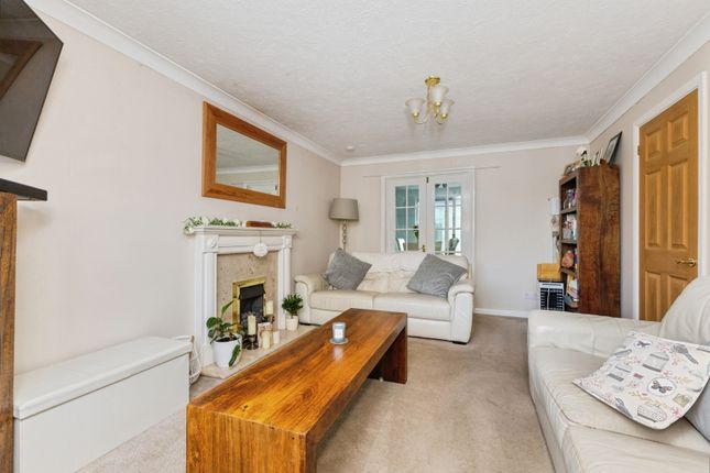 2, Grampian Close, Devon photo 3