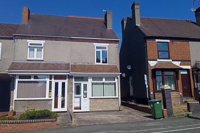 2-bed house on 44, Cannock, £1,100/mo