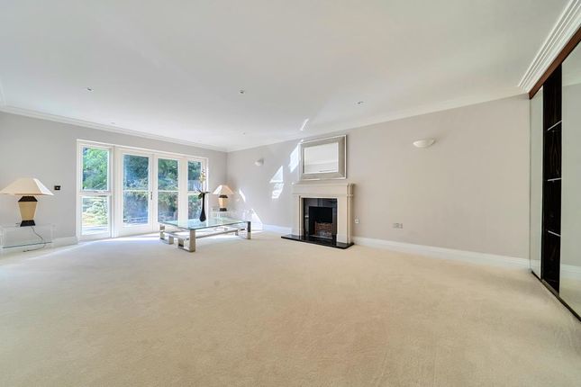 25 LLANVAIR CLOSE, Ascot, Ascot photo 2