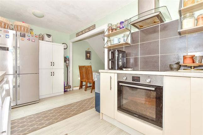 Holst Way, Waterlooville photo 4