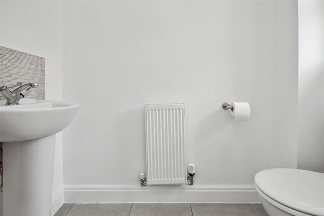 62, Holdenby Drive, Corby photo 3