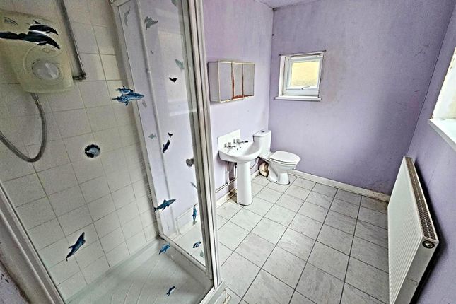 45, Cefn Ilan Road, Caerphilly photo 4