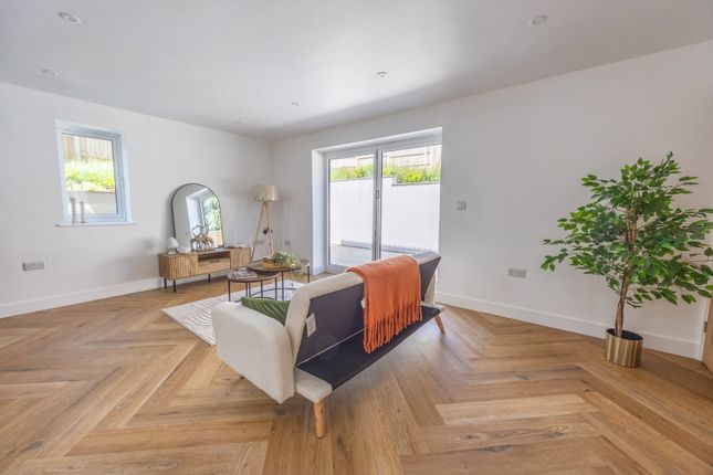 Stanley House, 2a Southlands Drive, Bath photo 4